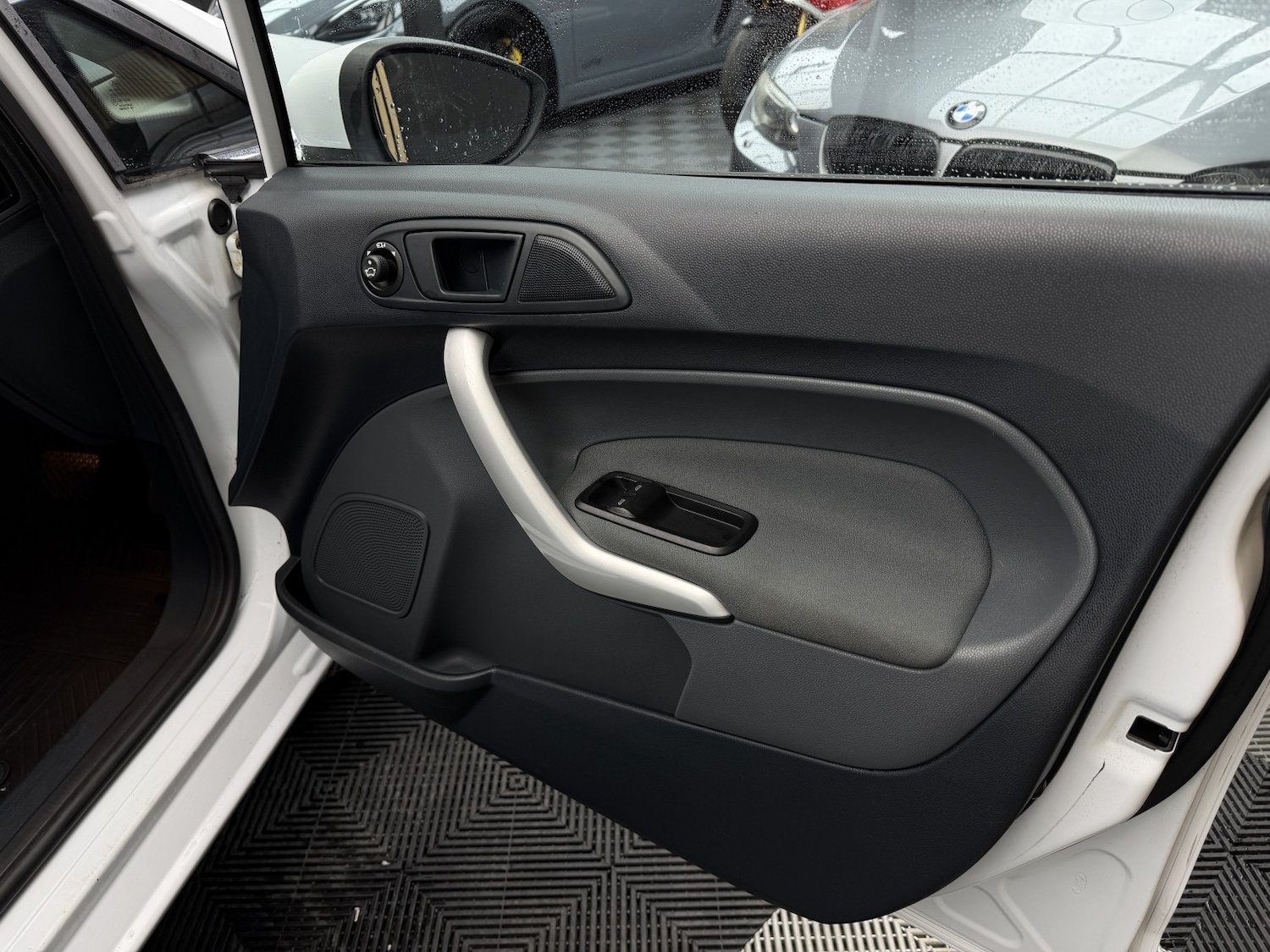 Used Ford Fiesta 2011 for sale - 77357297: Photo 17