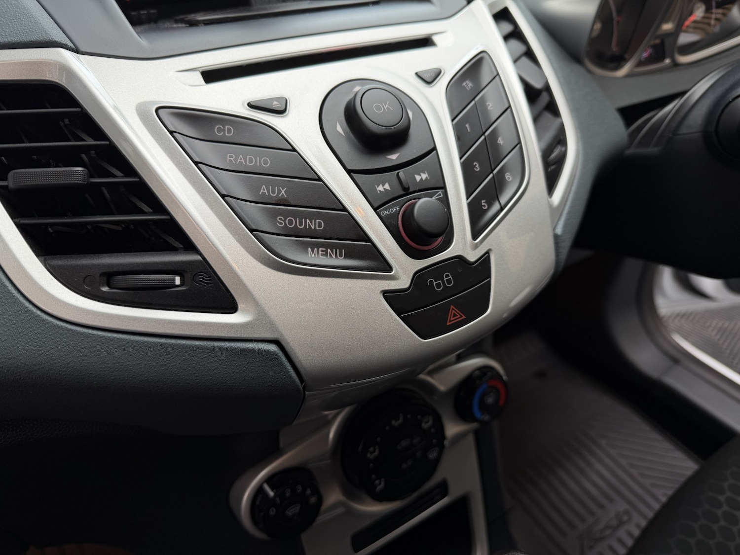 Used Ford Fiesta 2011 for sale - 77357297: Photo 25