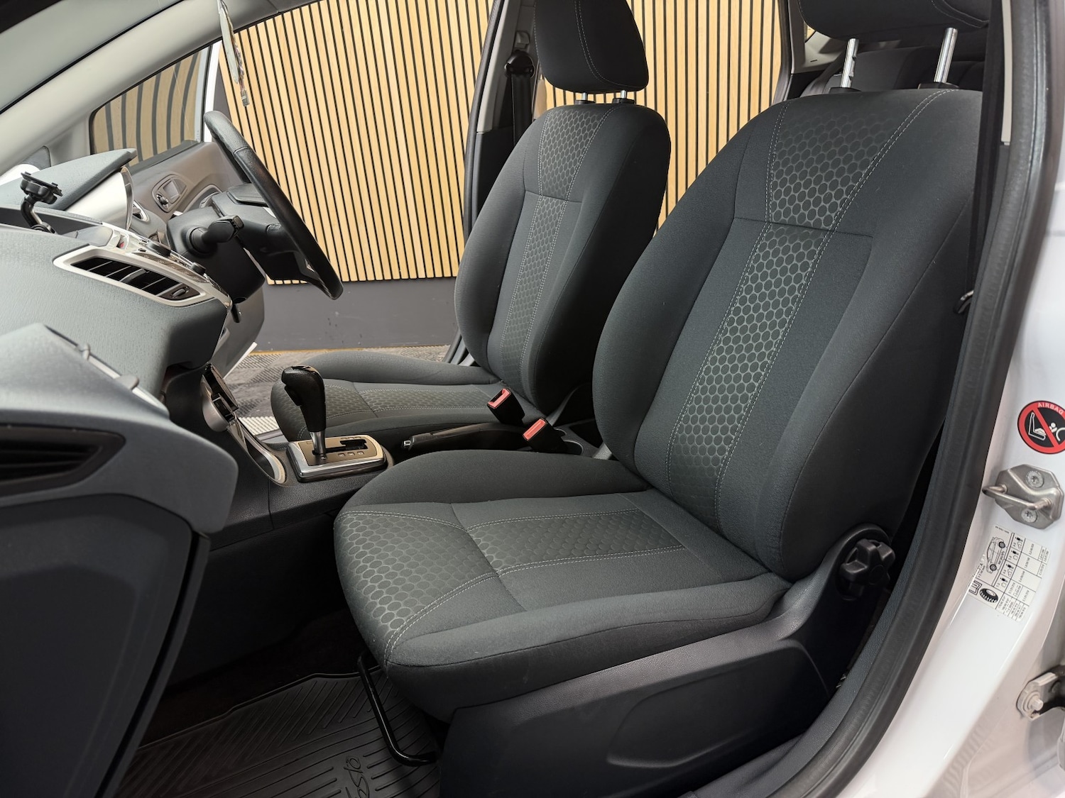 Used Ford Fiesta 2011 for sale - 77357297: Photo 26