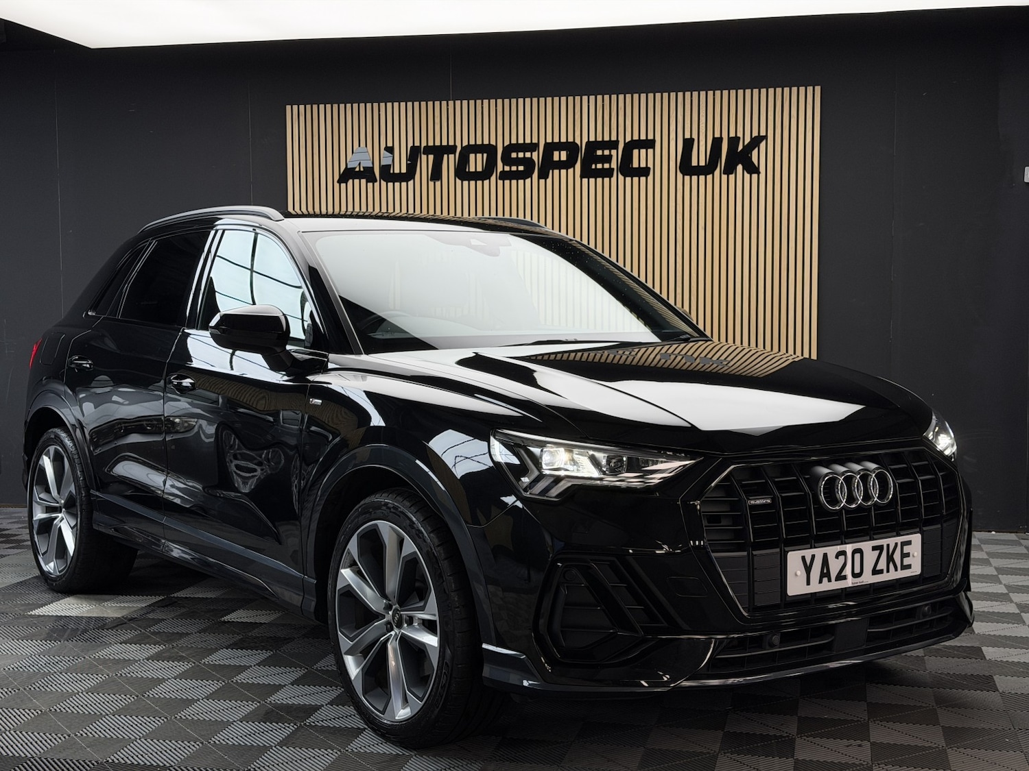 Used Audi Q3 2020 for sale - 77525659: Photo 2