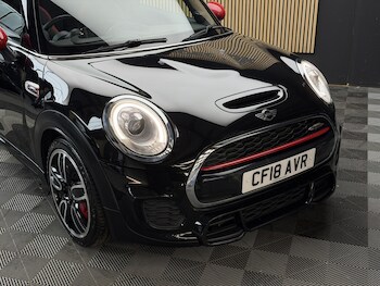 Used MINI Hatch 2018 for sale - 77721400: Photo