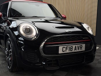 Used MINI Hatch 2018 for sale - 77721400: Photo