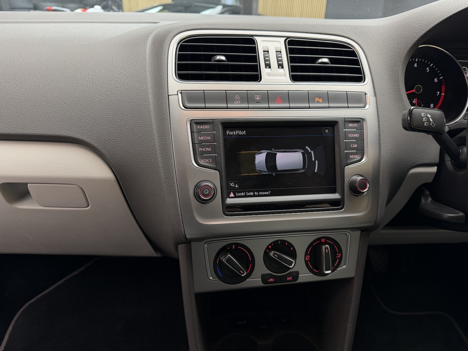 Used Volkswagen Polo 2017 for sale - 76560049: Photo 23