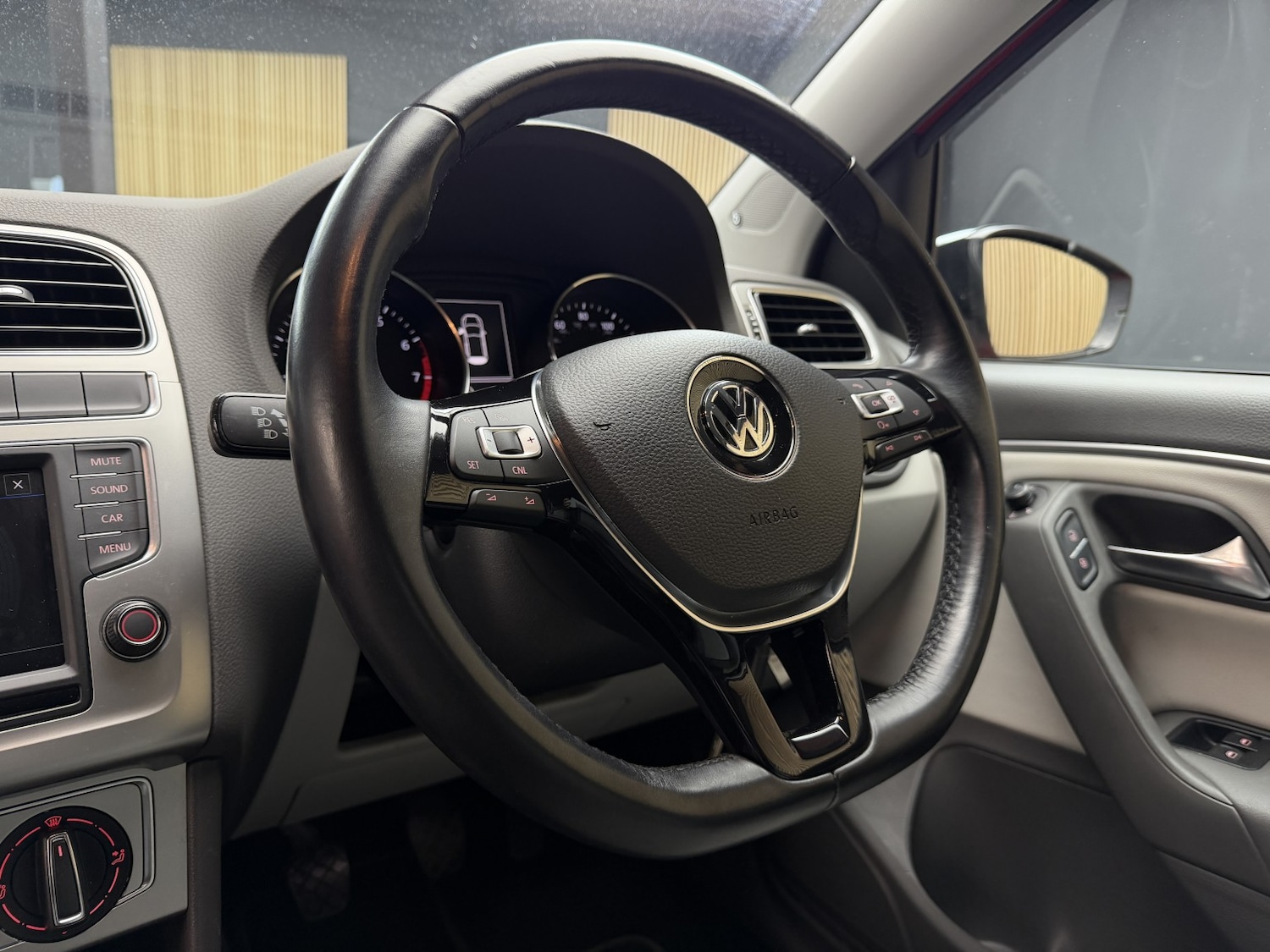 Used Volkswagen Polo 2017 for sale - 76560049: Photo 24