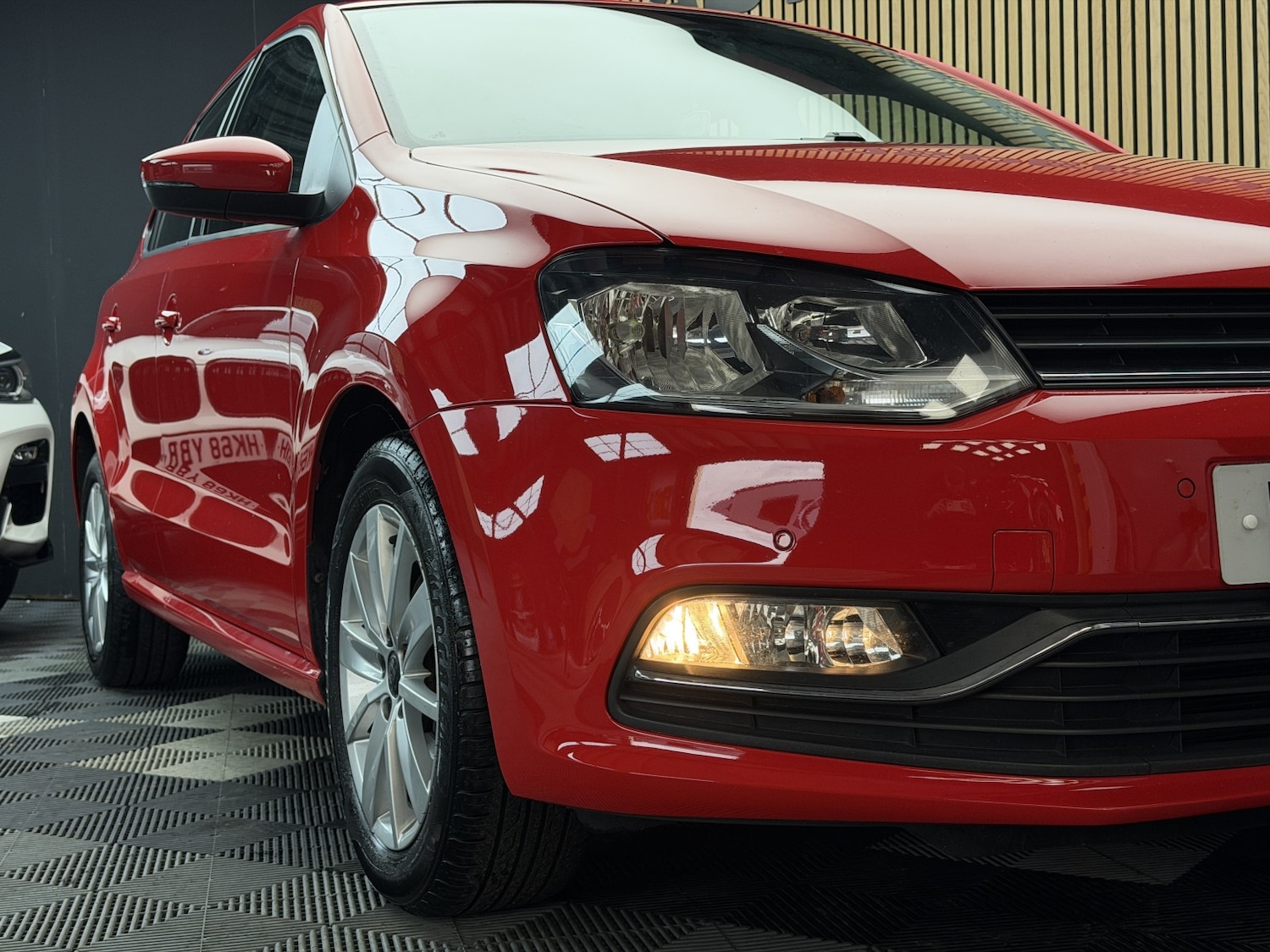 Used Volkswagen Polo 2015 for sale - 77173114: Photo 3