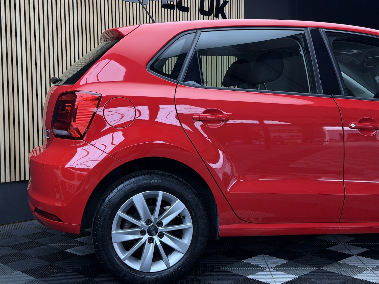 Used Volkswagen Polo 2015 for sale - 77173114: Photo 7