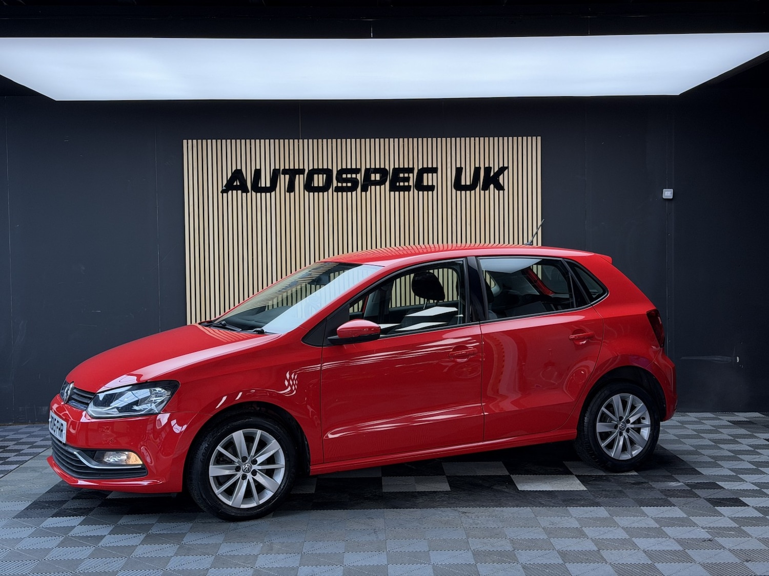 Used Volkswagen Polo 2015 for sale - 77173114: Photo 8