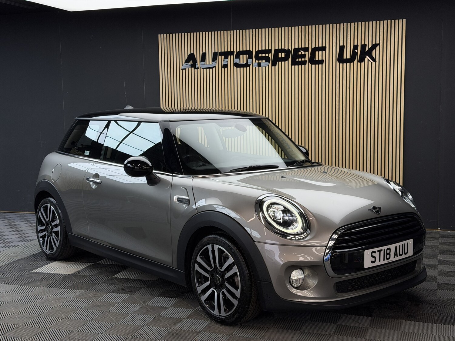 Used MINI Hatch 2018 for sale - 77822247: Photo 2