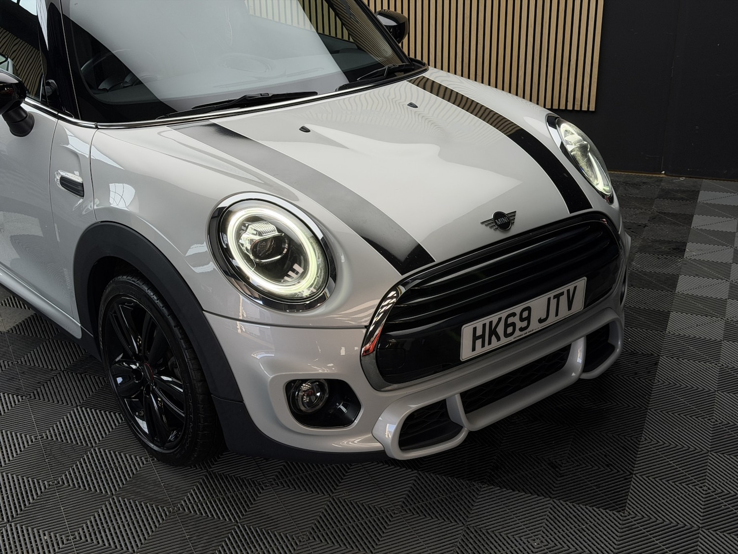 Used MINI Hatch 2019 for sale - 76784994: Photo 3