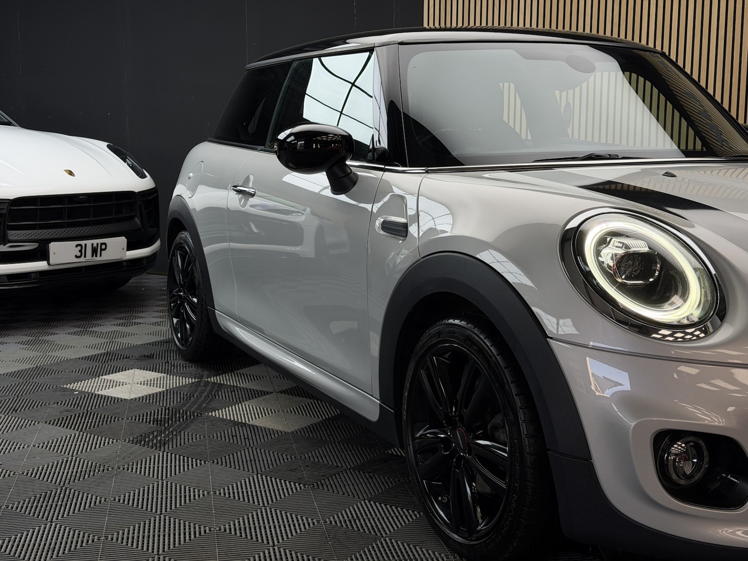 Used MINI Hatch 2019 for sale - 76784994: Photo 4