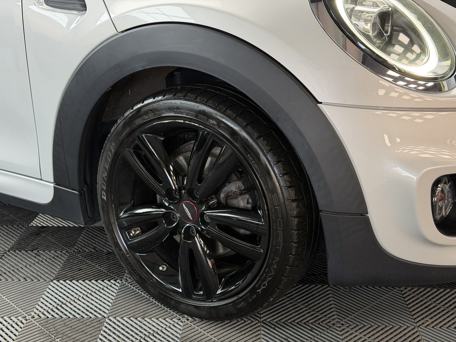 Used MINI Hatch 2019 for sale - 76784994: Photo 5