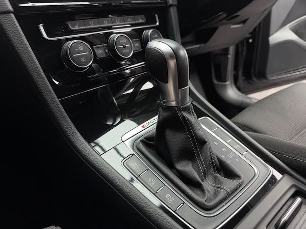 Used Volkswagen Golf 2019 for sale - 76128901: Photo 51