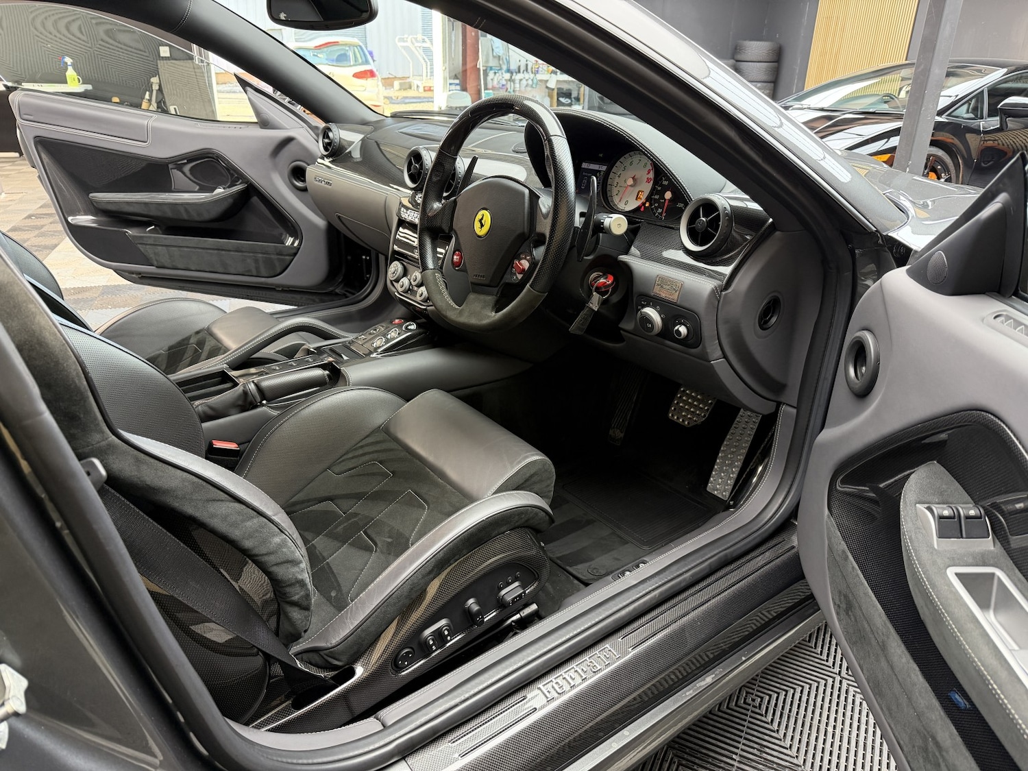 Used Ferrari 599 2011 for sale - 76706179: Photo 21