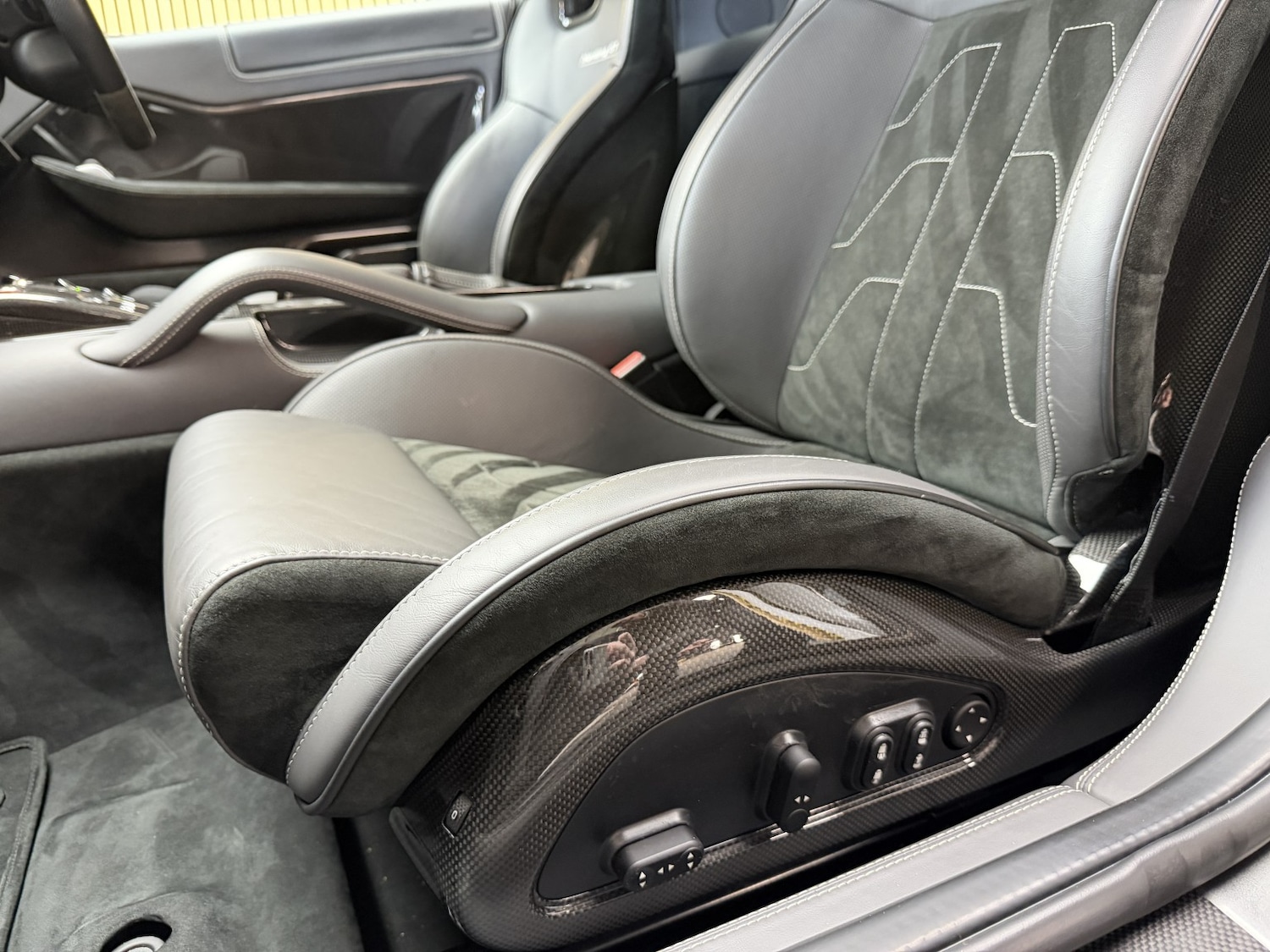 Used Ferrari 599 2011 for sale - 76706179: Photo 40