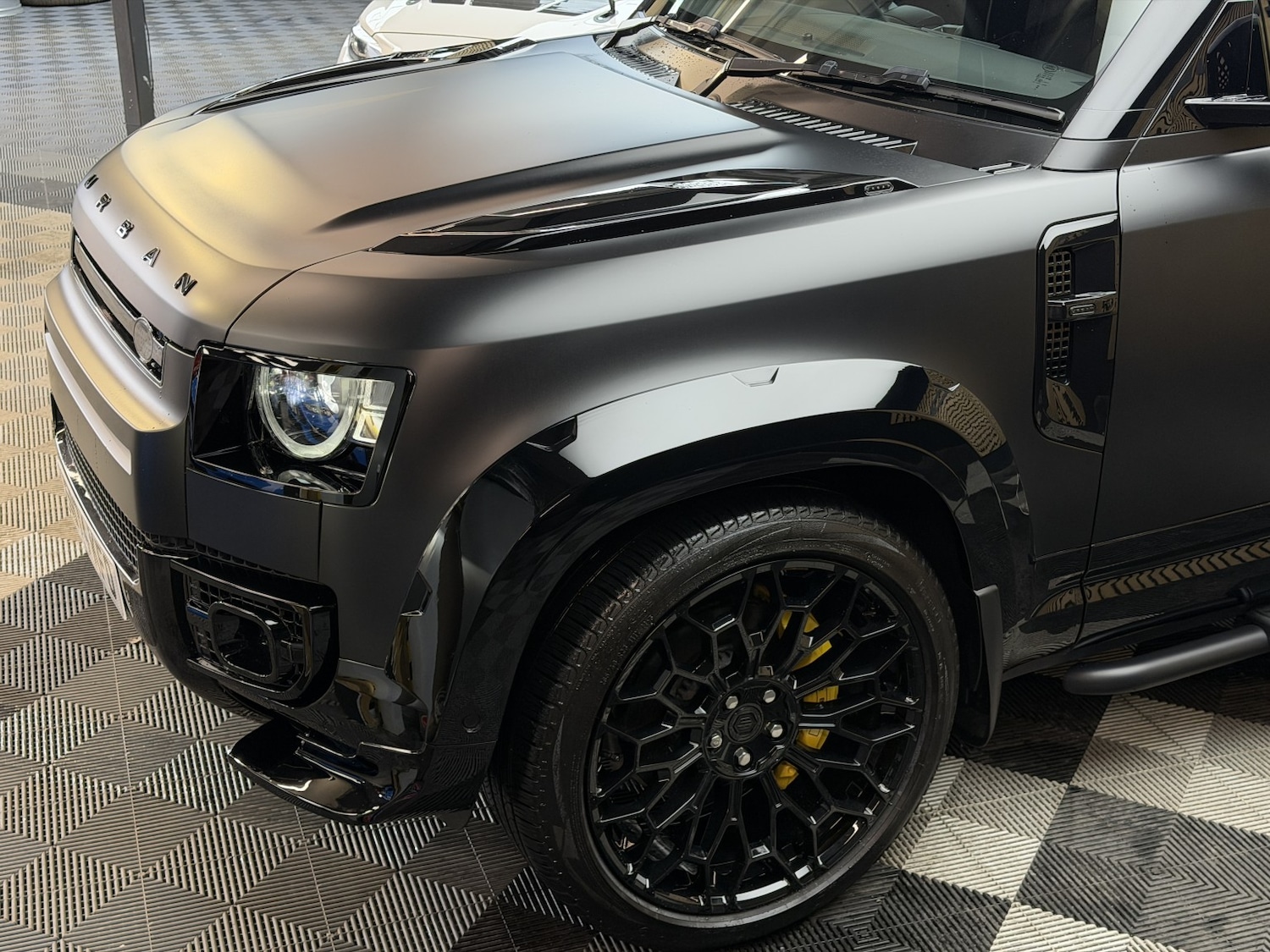 Used Land Rover Defender 2024 for sale - 78070583: Photo 17