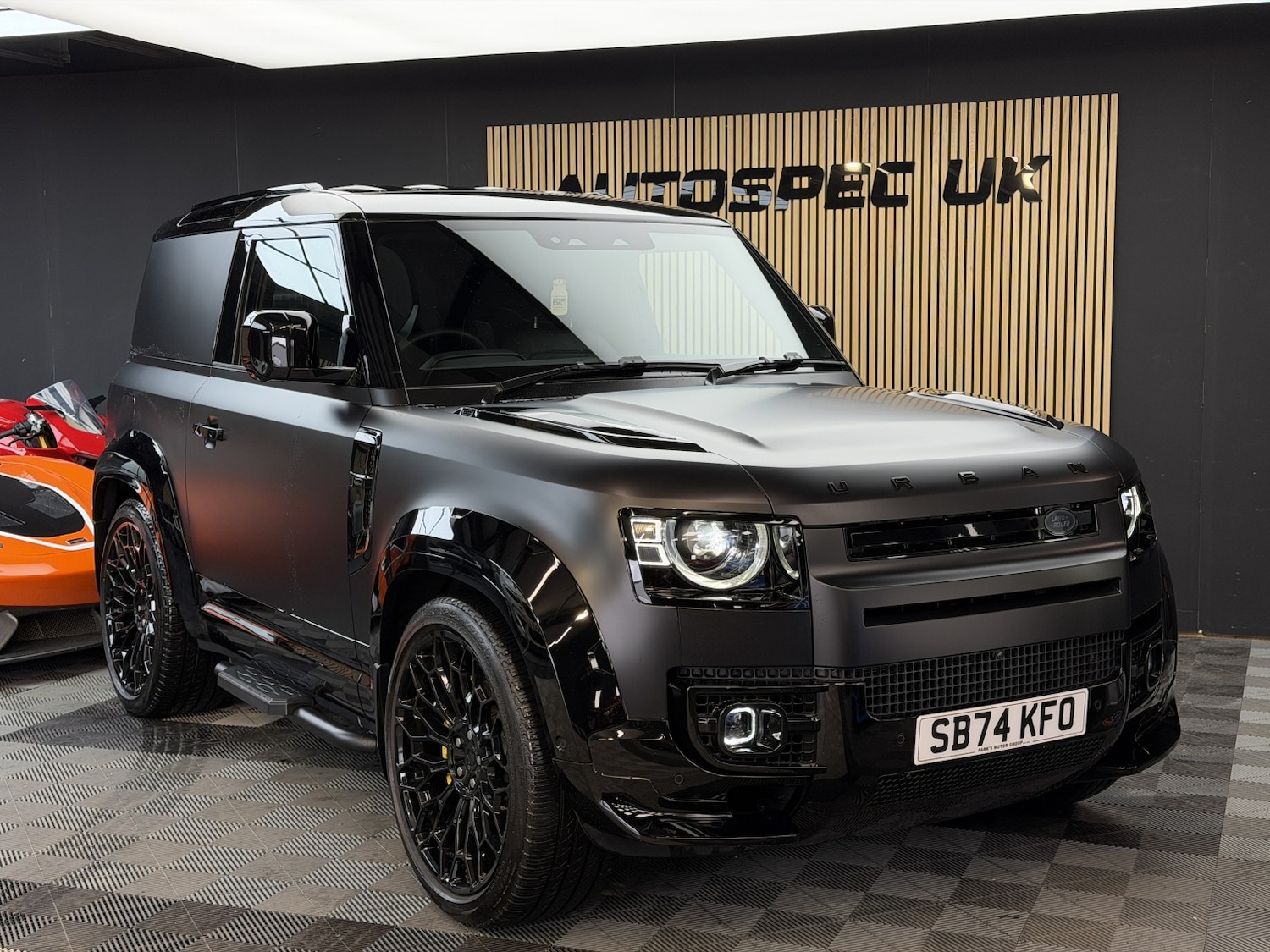 Used Land Rover Defender 2024 for sale - 78070583: Photo 2