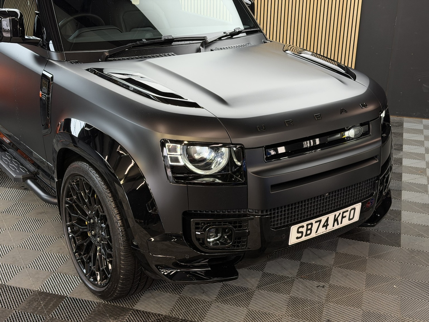 Used Land Rover Defender 2024 for sale - 78070583: Photo 3