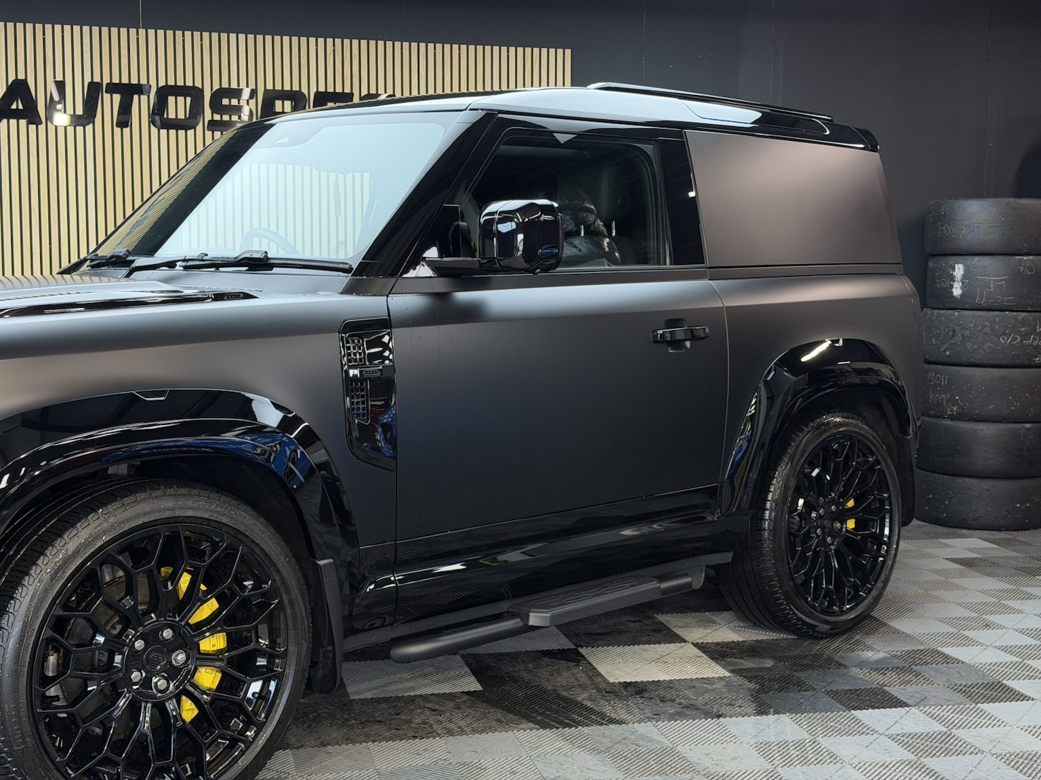 Used Land Rover Defender 2024 for sale - 78070583: Photo 30