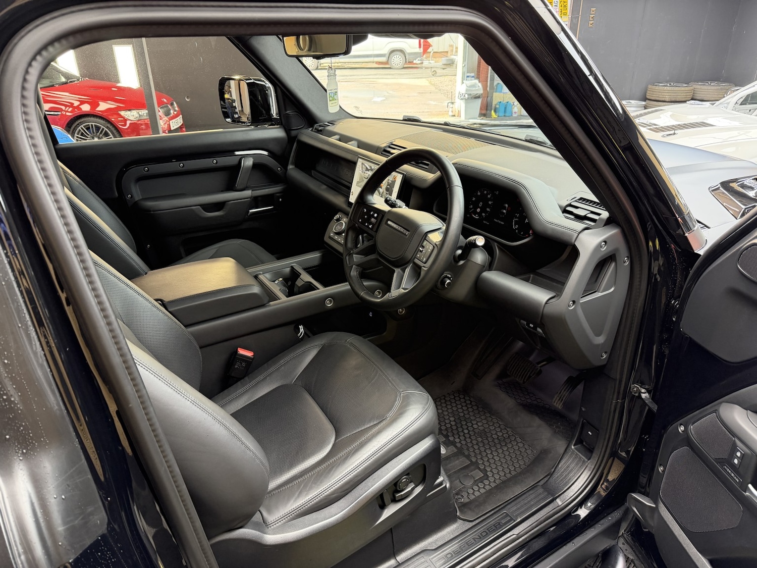 Used Land Rover Defender 2024 for sale - 78070583: Photo 40