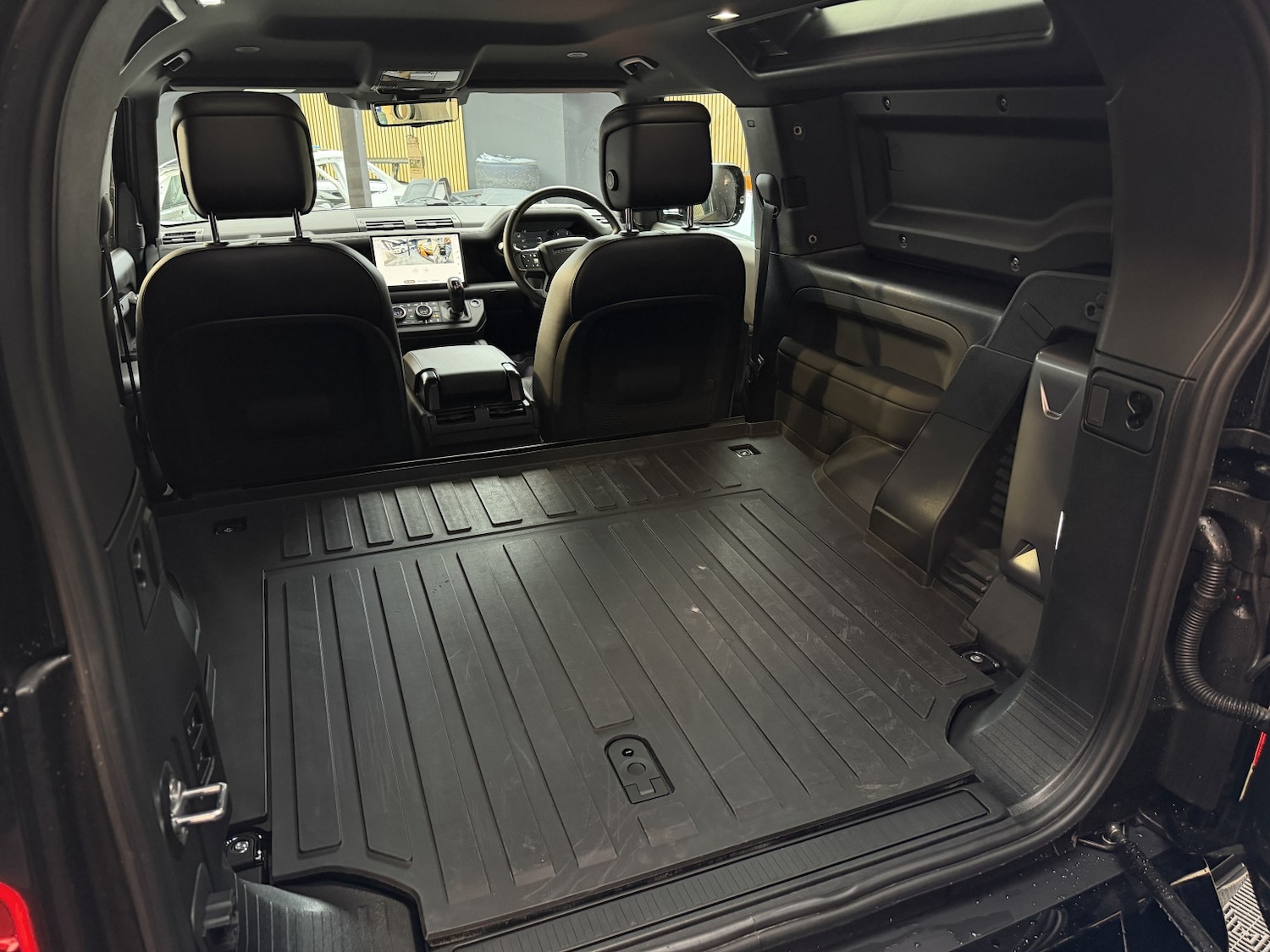 Used Land Rover Defender 2024 for sale - 78070583: Photo 57