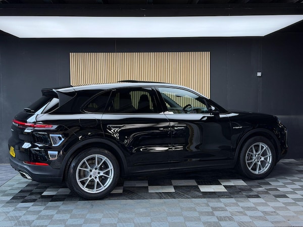 Used Porsche Cayenne 2024 for sale - 76329762: Photo 15