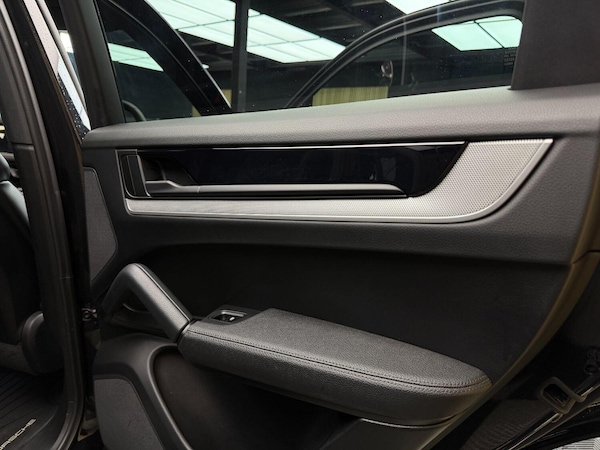 Used Porsche Cayenne 2024 for sale - 76329762: Photo 29