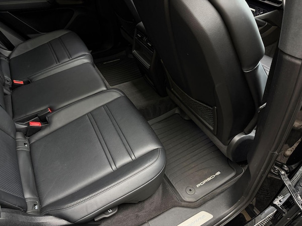 Used Porsche Cayenne 2024 for sale - 76329762: Photo 32