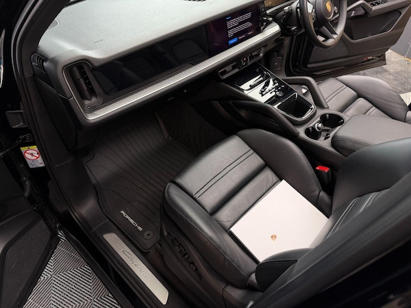 Used Porsche Cayenne 2024 for sale - 76329762: Photo 36