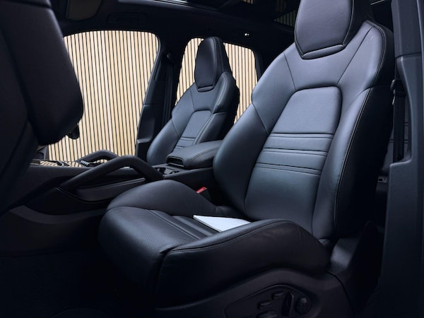 Used Porsche Cayenne 2024 for sale - 76329762: Photo 38