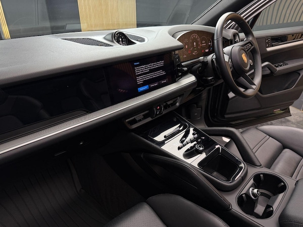 Used Porsche Cayenne 2024 for sale - 76329762: Photo 39