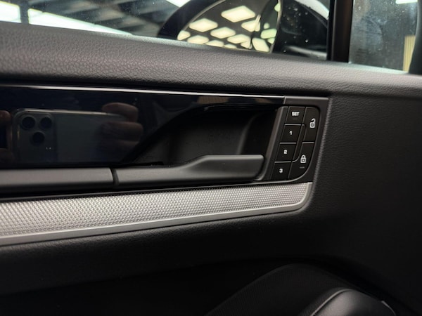 Used Porsche Cayenne 2024 for sale - 76329762: Photo 40