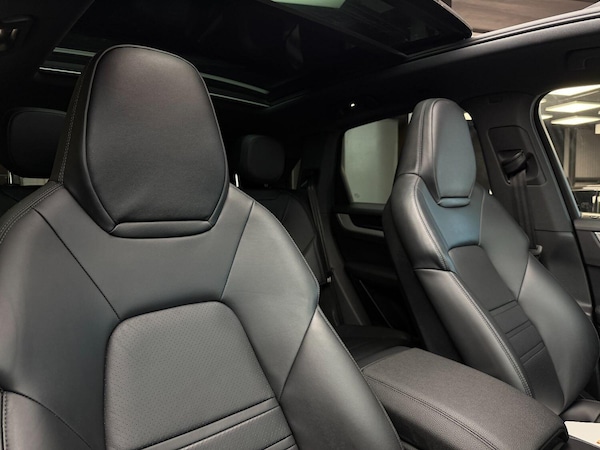 Used Porsche Cayenne 2024 for sale - 76329762: Photo 43