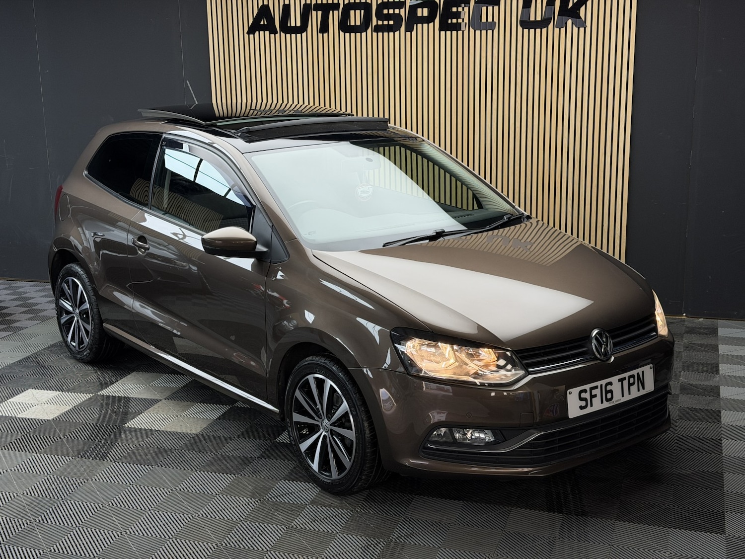 Used Volkswagen Polo 2016 for sale - 77370715: Photo 2