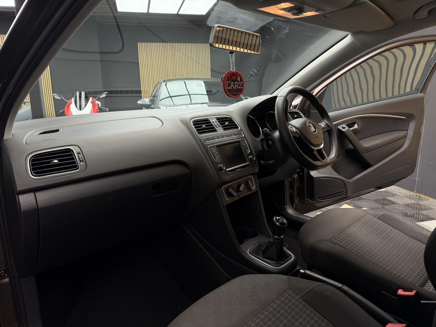 Used Volkswagen Polo 2016 for sale - 77370715: Photo 25