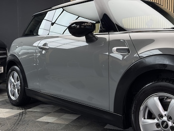 Used MINI Hatch 2020 for sale - 77584468: Photo