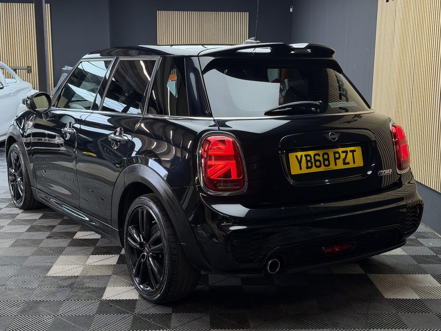 Used MINI Hatch 2018 for sale - 78018437: Photo 12