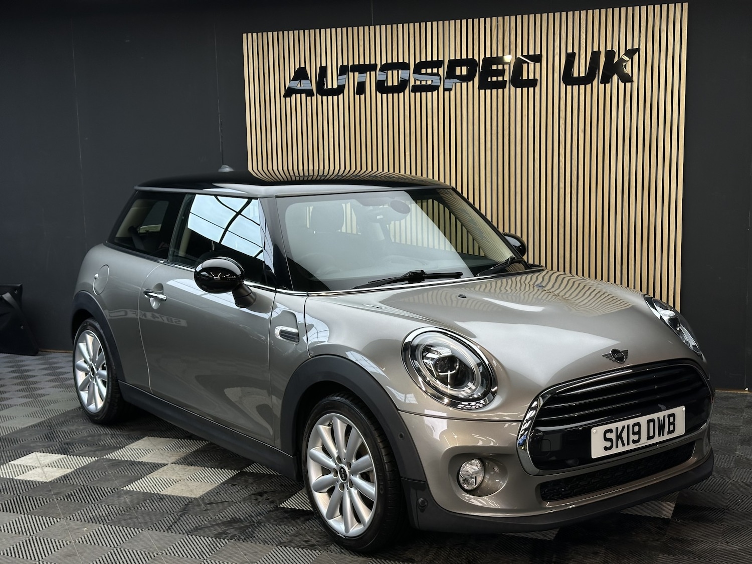 Used MINI Hatch 2019 for sale - 78155452: Photo 2