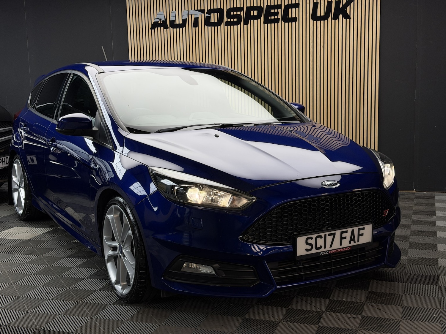 Used Ford Focus 2017 for sale - 77735813: Photo 2