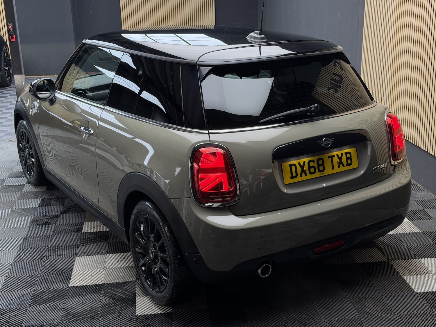 Used MINI Hatch 2018 for sale - 76836994: Photo 14