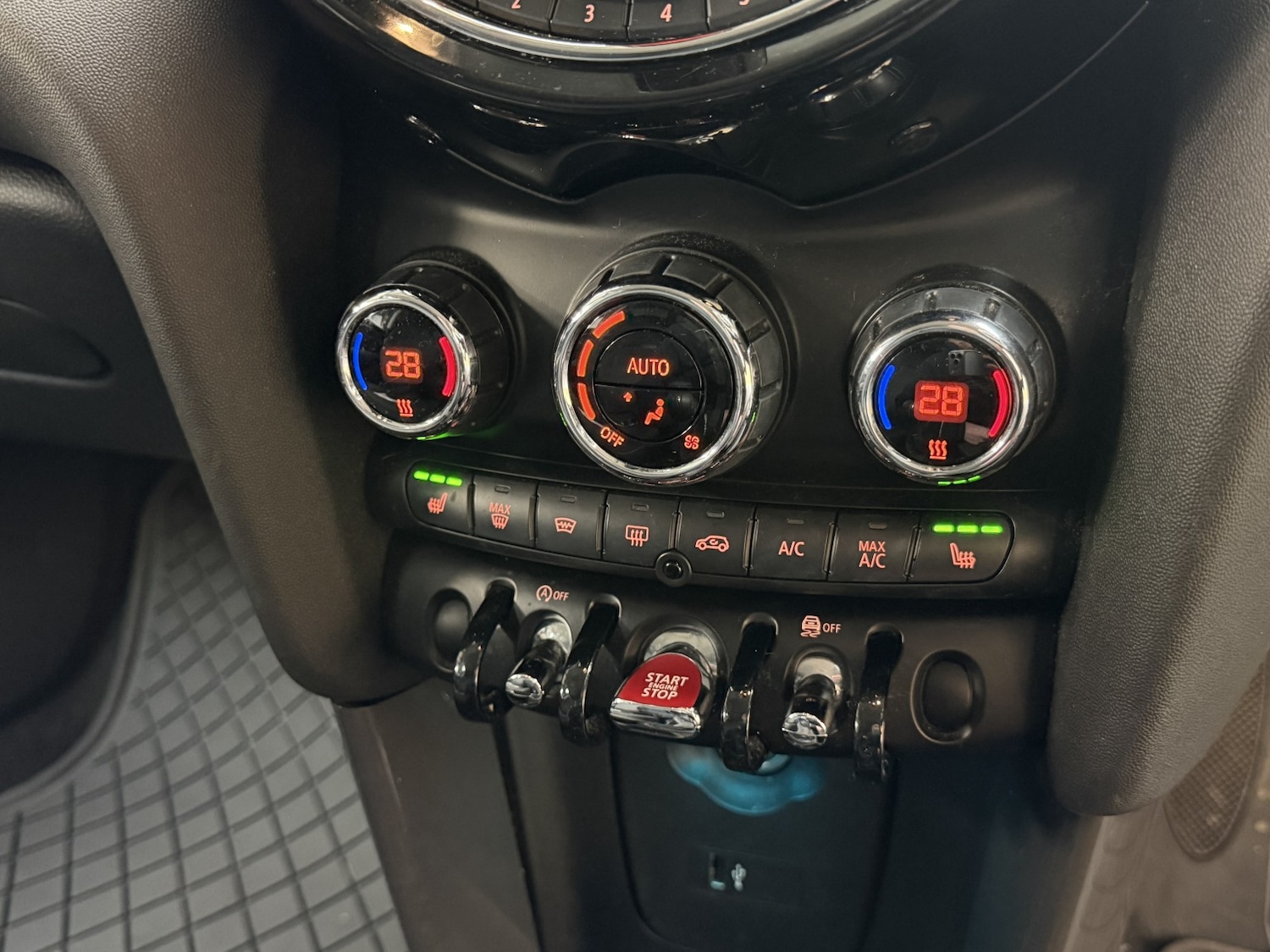 Used MINI Hatch 2018 for sale - 76836994: Photo 22