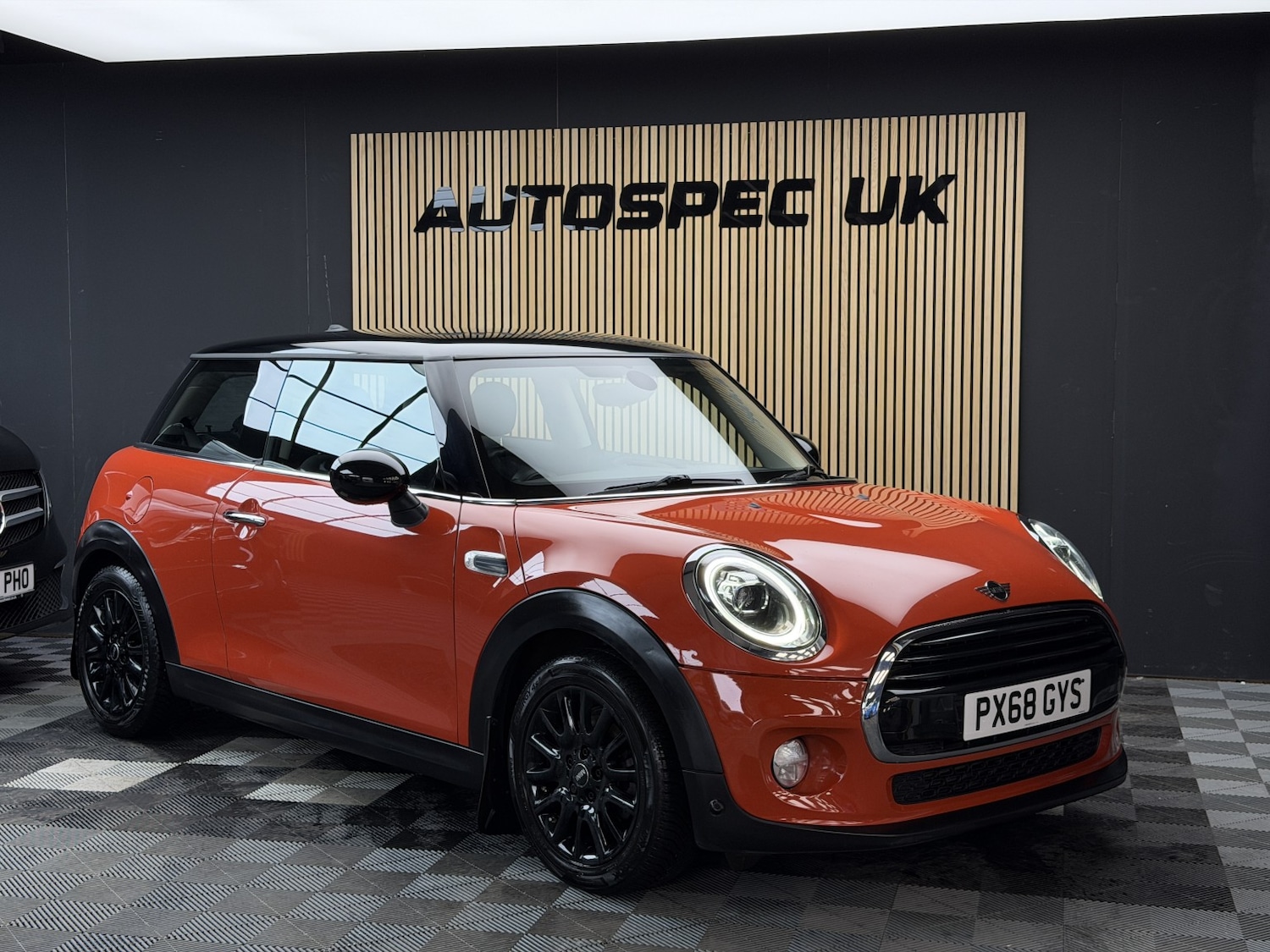 Used MINI Hatch 2018 for sale - 77668504: Photo 2
