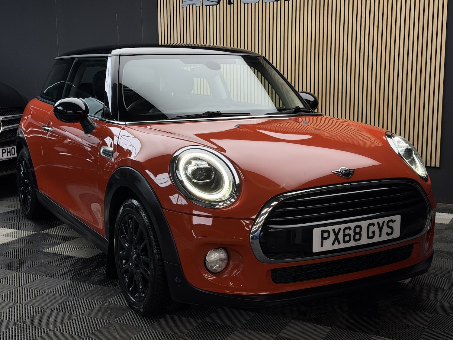 Used MINI Hatch 2018 for sale - 77668504: Photo 3
