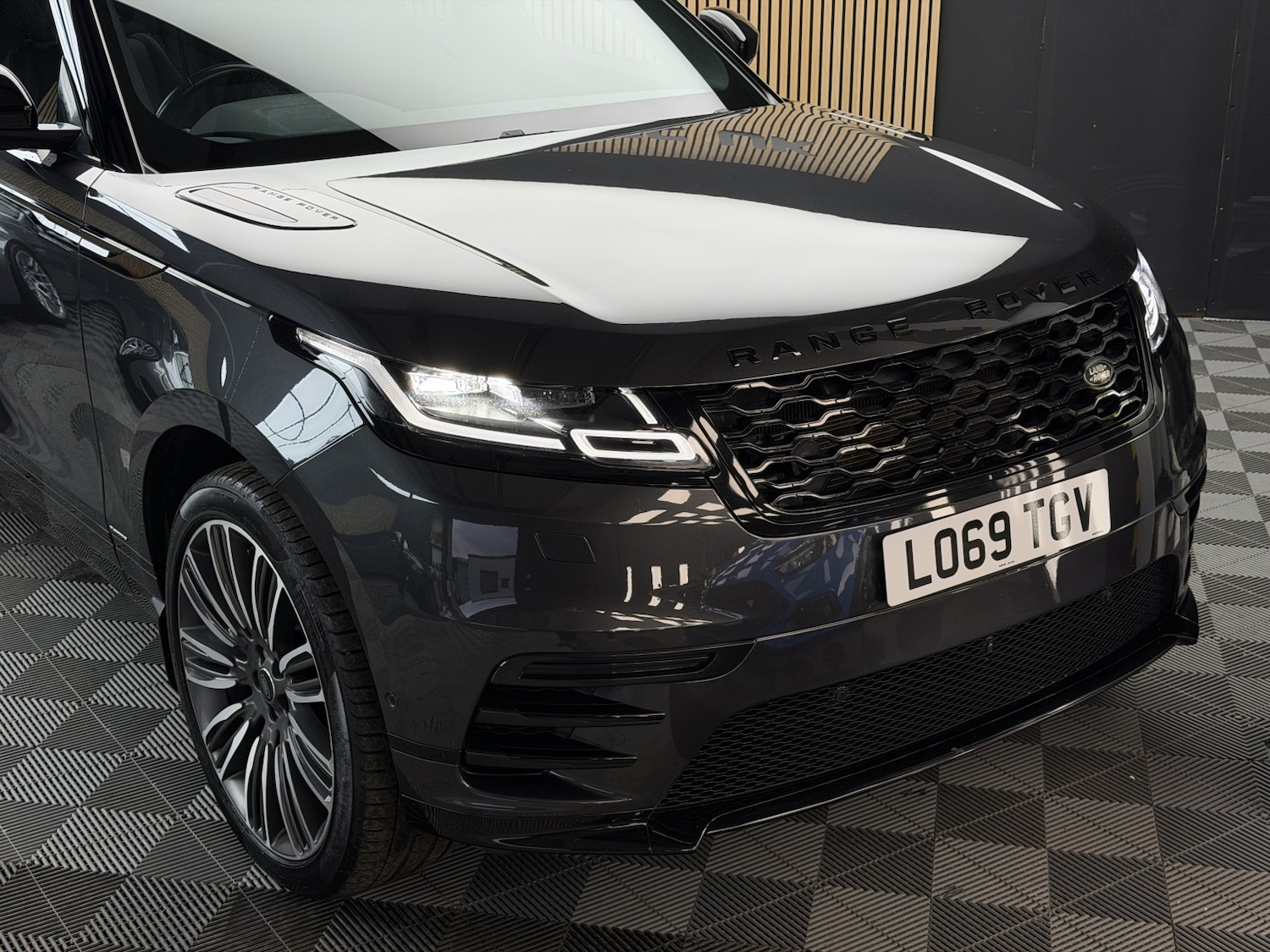 Used Land Rover Range Rover Velar 2020 for sale - 77525660: Photo 3