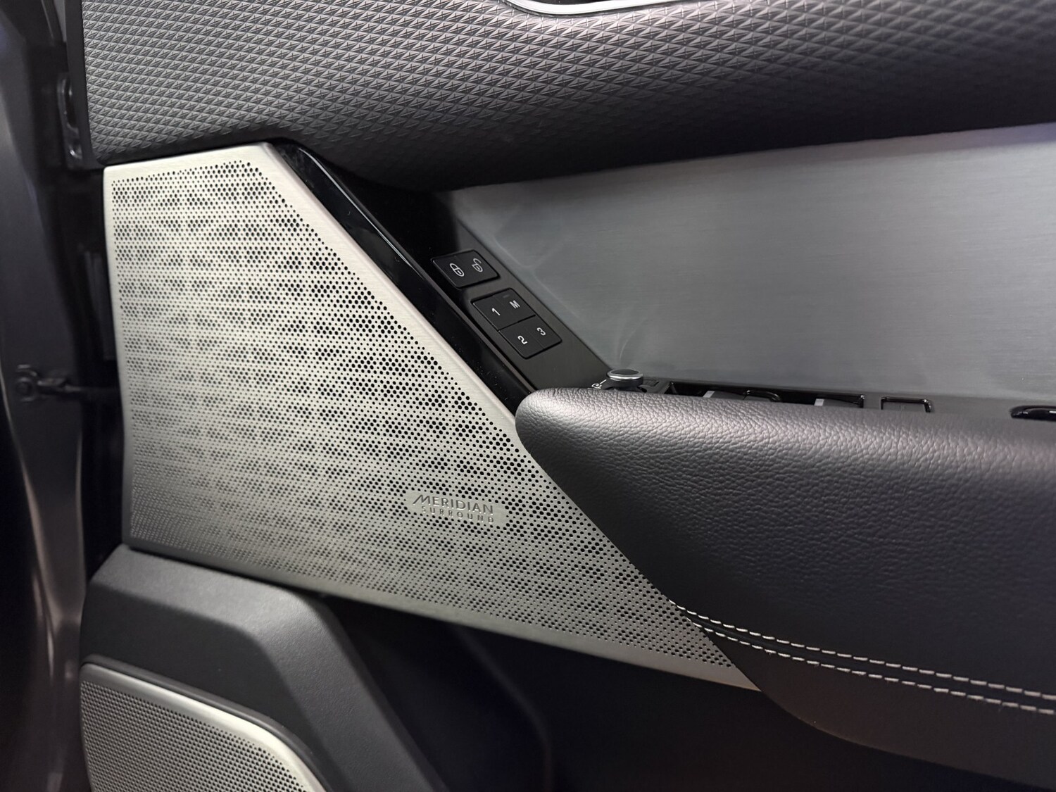 Used Land Rover Range Rover Velar 2020 for sale - 77525660: Photo 32