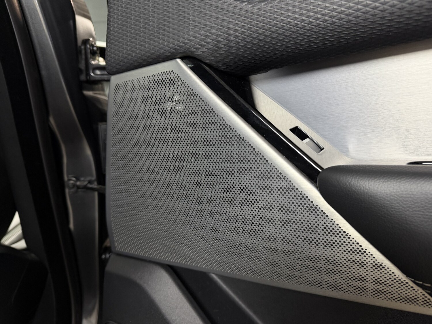 Used Land Rover Range Rover Velar 2020 for sale - 77525660: Photo 40