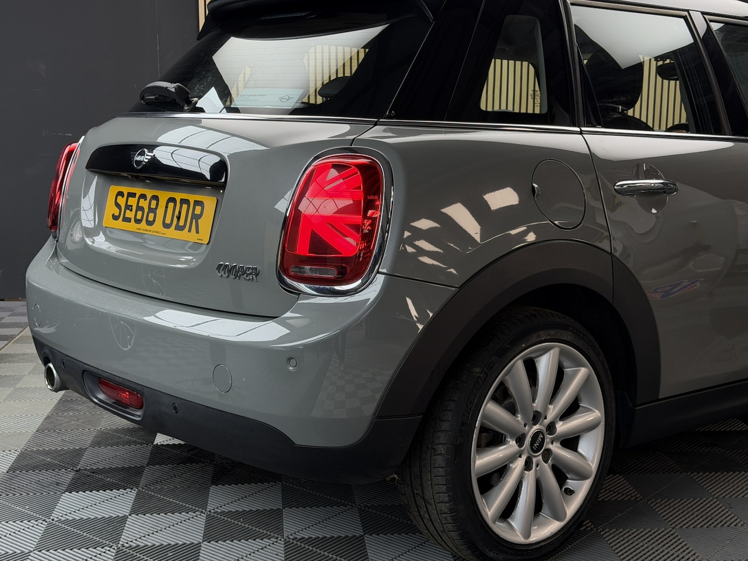 Used MINI Hatch 2019 for sale - 76741401: Photo 17