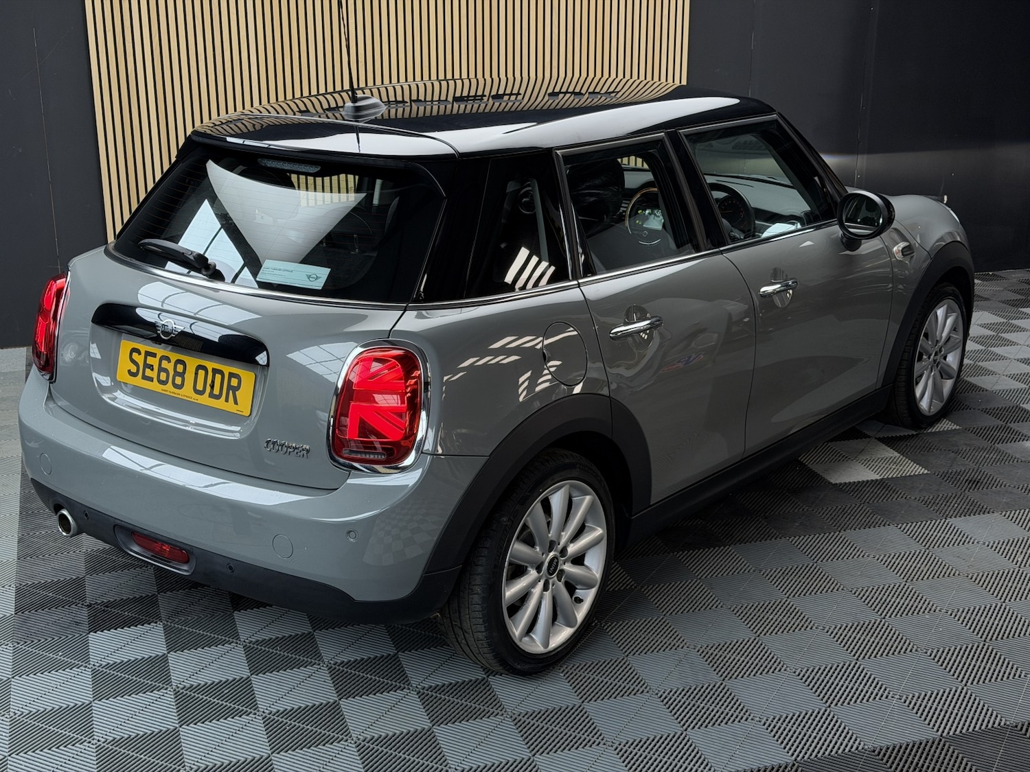 Used MINI Hatch 2019 for sale - 76741401: Photo 18
