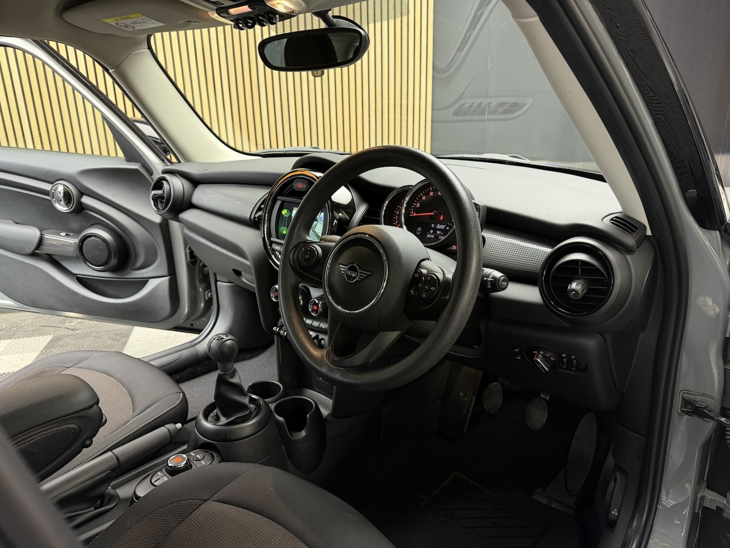 Used MINI Hatch 2019 for sale - 76741401: Photo 20