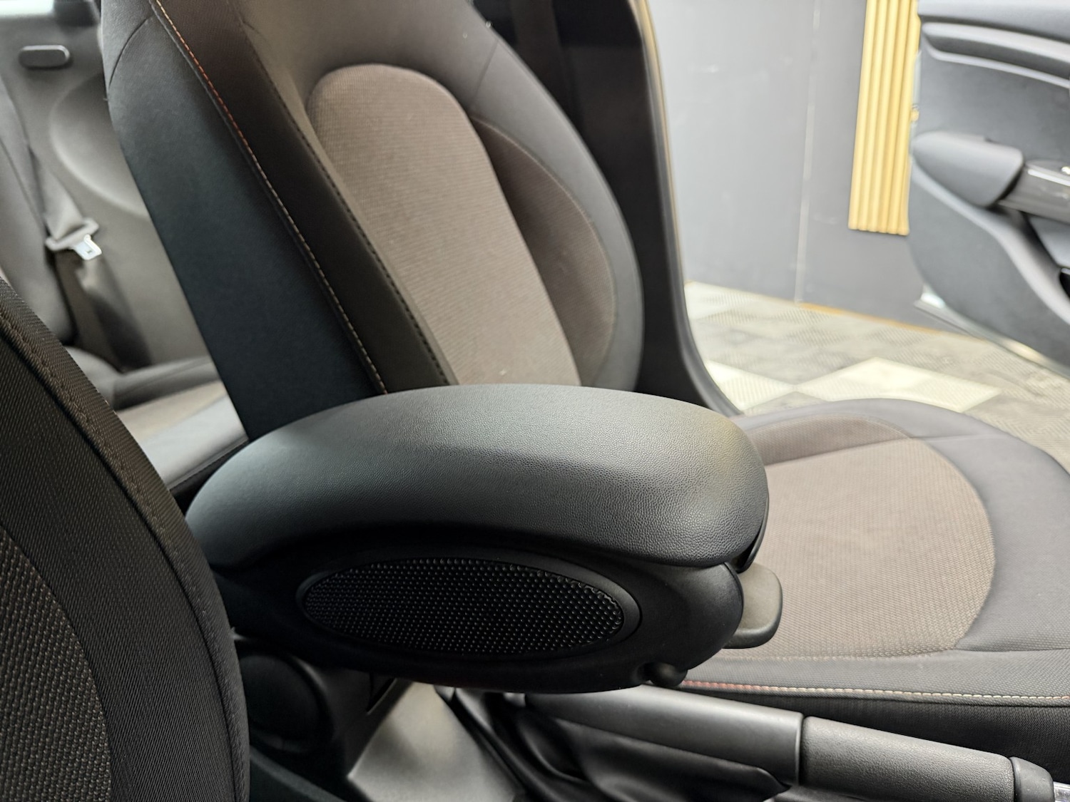 Used MINI Hatch 2019 for sale - 76741401: Photo 28