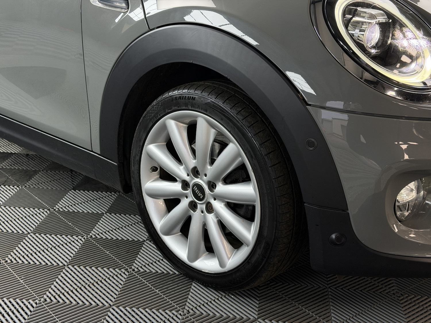 Used MINI Hatch 2019 for sale - 76741401: Photo 4